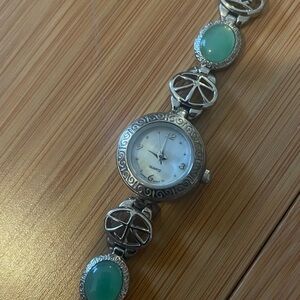 Pretty green and silver clasp watch